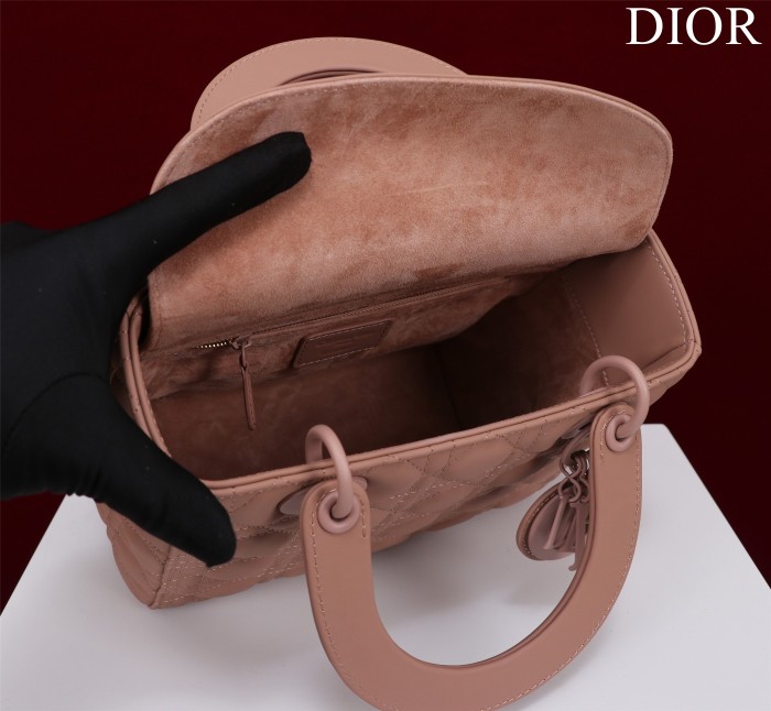 Handbag Dior M0565 size 32*24*12 cm