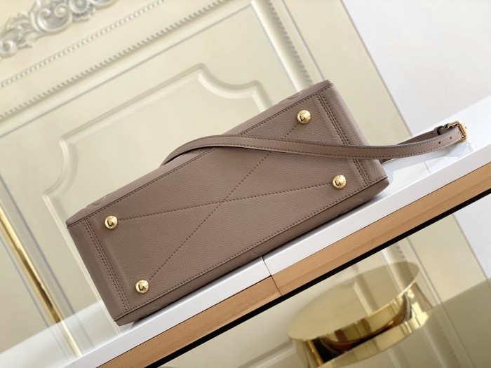 Handbag Louis Vuitton M45833 size 34 x 24 x 15 cm