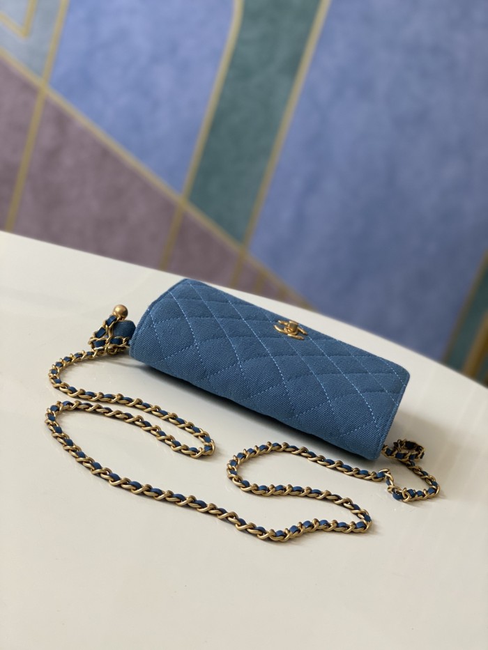 Handbag Chanel 81174 size 19*12*3.5 cm