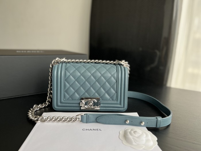 Handbag Chanel size 20 cm