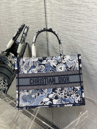 Handbag Dior size 36*18*28 cm