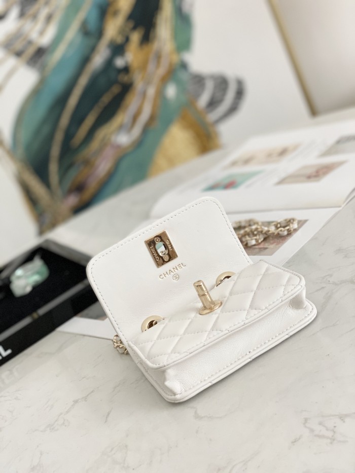 Handbag Chanel 82768 size 12.5 2.5 9 cm