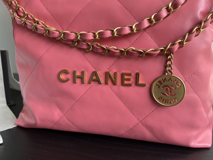 Handbag Chanel size 39cmx42cmx8 cm