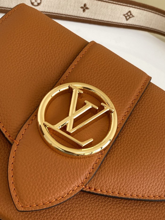 Handbag Louis Vuitton M58729 size21 x 15 x 6.5 cm