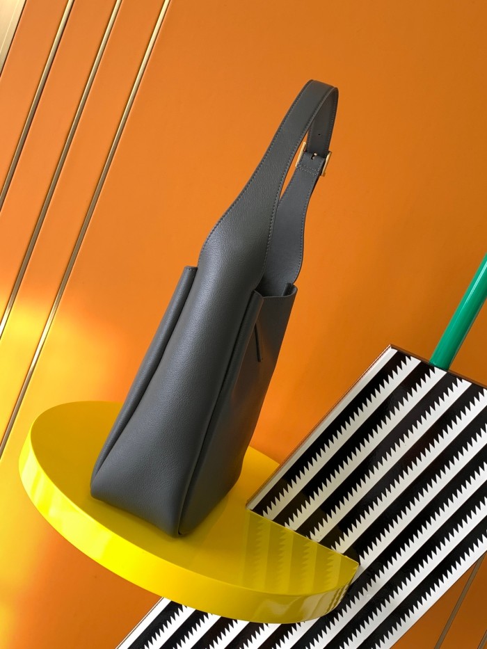 Handbags SAINT LAURENT 713938 size 22x22x10 cm