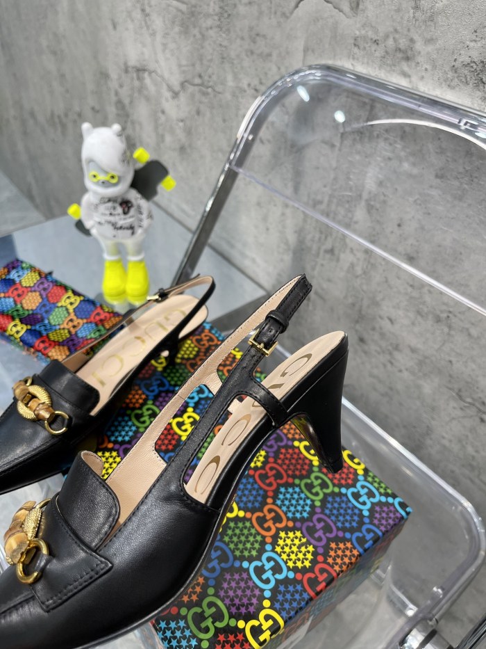 Gucci Women's crocodile print pump WOMEN 4