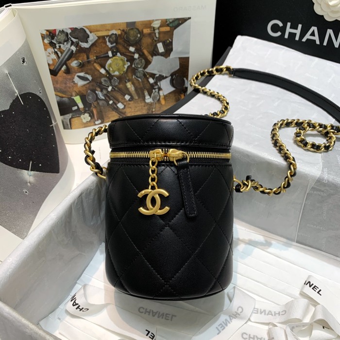 Handbag Chanel AS2735 size 17 12 12 cm