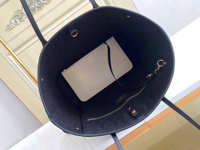 Handbag Louis Vuitton M46039 size 31 x 28 x 14 cm