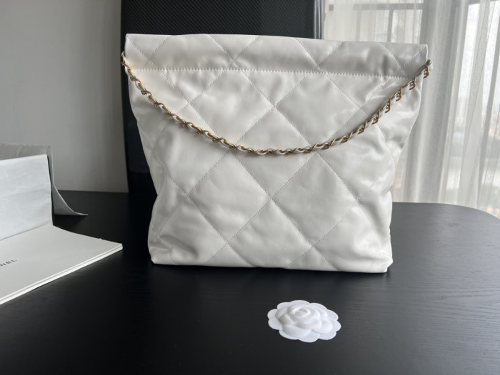 Handbag Chanel size 39cmx42cmx8 cm