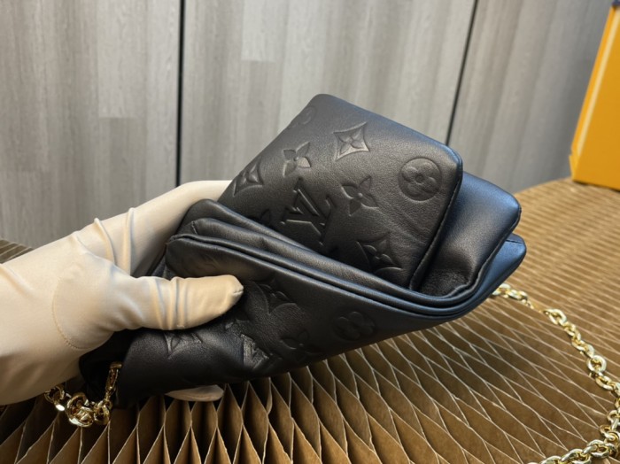 Handbag Louis Vuitton Pochette Coussin Monogram M80744 size 20 x 14 x 8cm