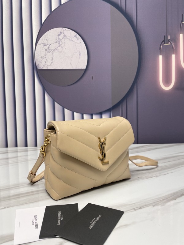 Handbags SAINT LAURENT 467072 size 20X14X7 cm