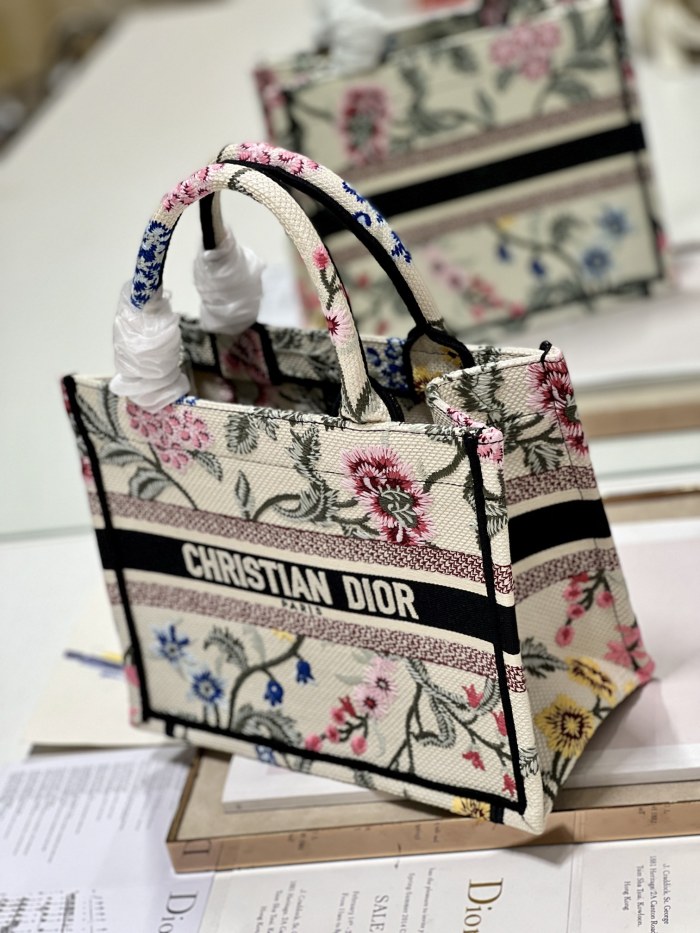 Handbag Dior 1265 size 26.5×21×14 cm