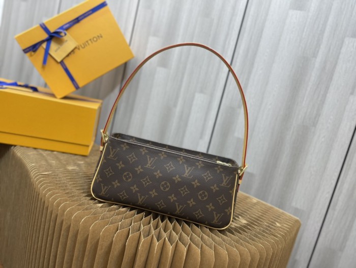 Handbag Louis Vuitton M51164 size 30x11x13 cm