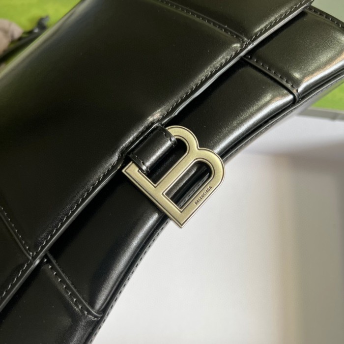 Handbag Gucci 5935461 size 23*15*10 cm