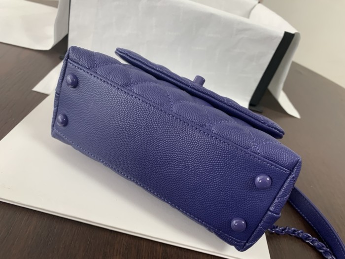 Handbag Chanel size 13cmx19cmx9 cm