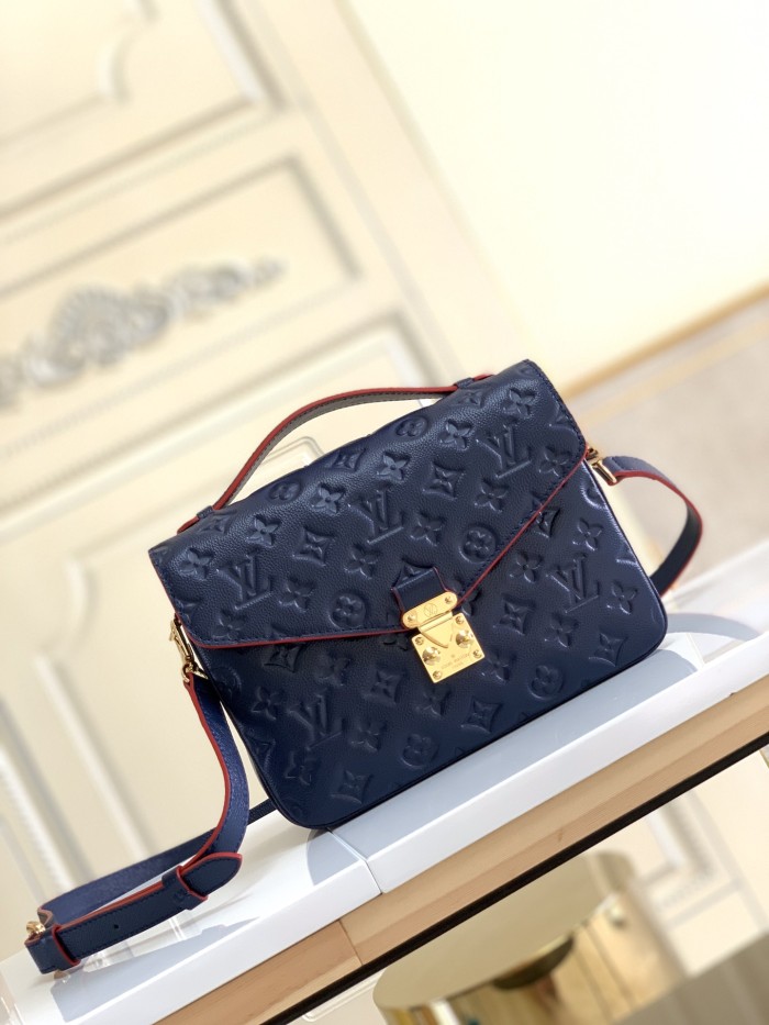 Handbag Louis Vuitton M41486 size 25 x 19 x 9 cm