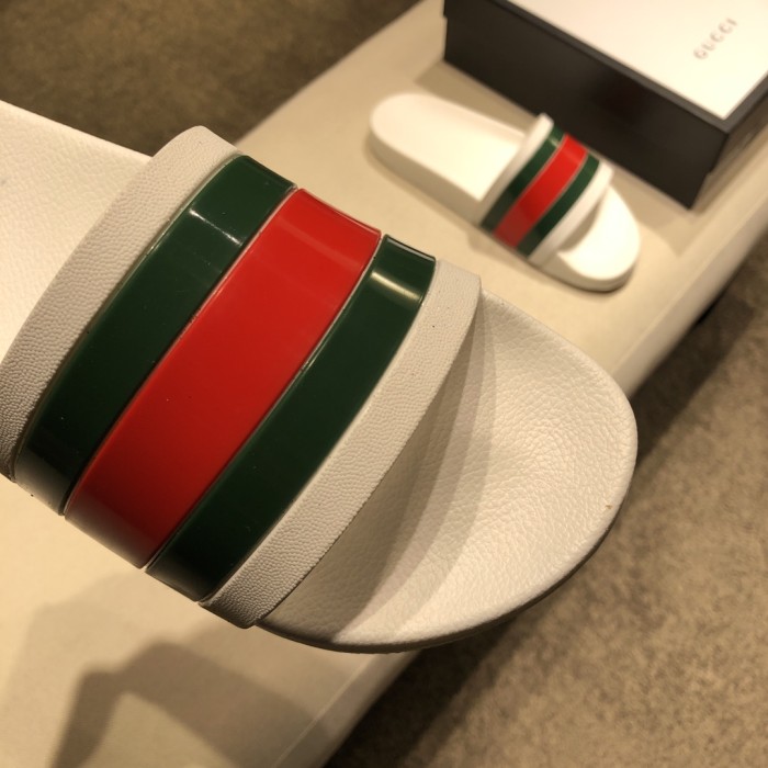 Gucci Slippers 33