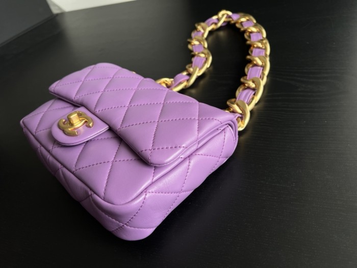 Handbag Chanel size 20 cm