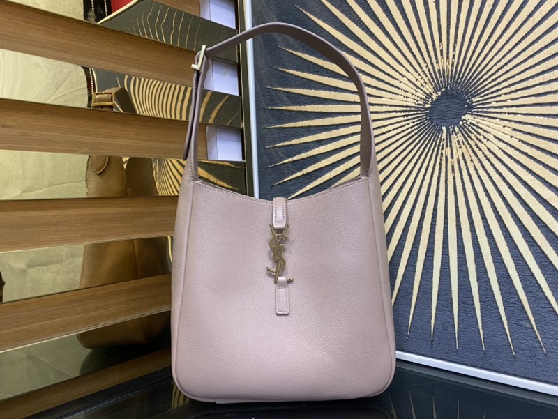 Handbags SAINT LAURENT 713938 size 24x24x10 cm