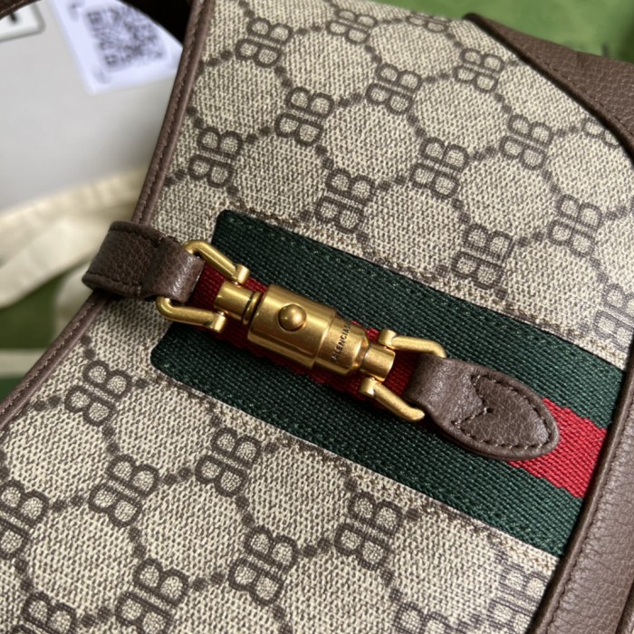 Handbag Gucci 680132 size 19*13*3 cm