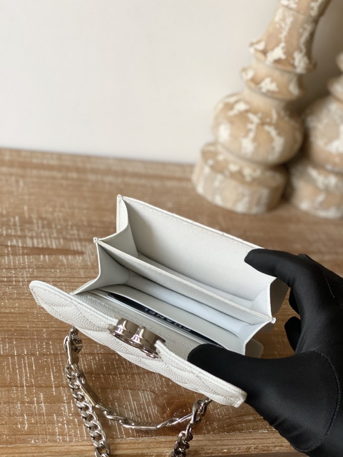 Handbag Chanel 81197 size 9.5×13×6cm