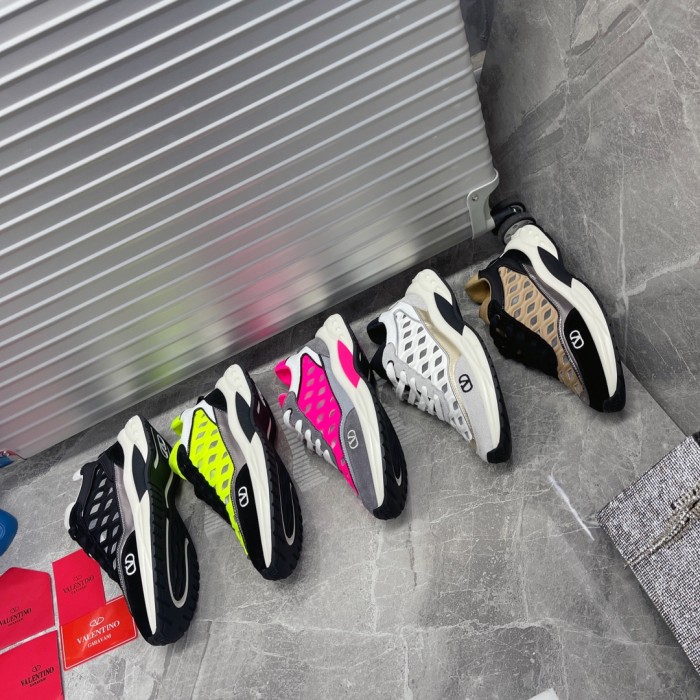 VALENTINO GARAVANI Ready Go Runner Sneaker 2