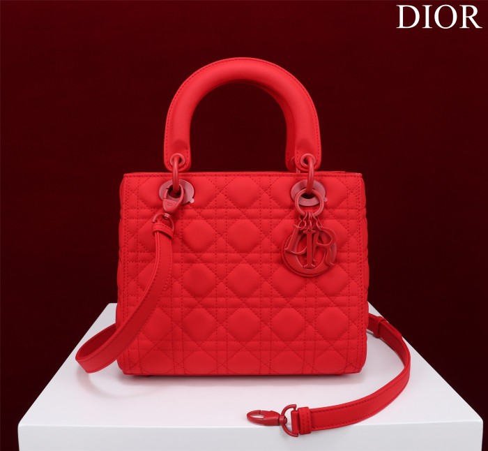 Handbag Dior M0565 size 32*24*12 cm