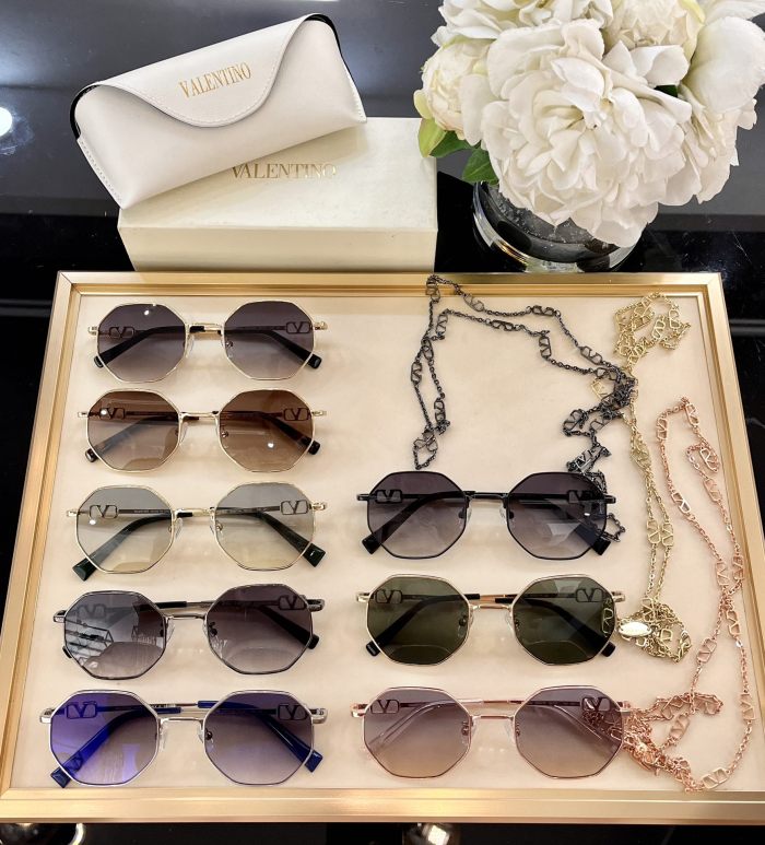 sunglasses Valentino VA2040