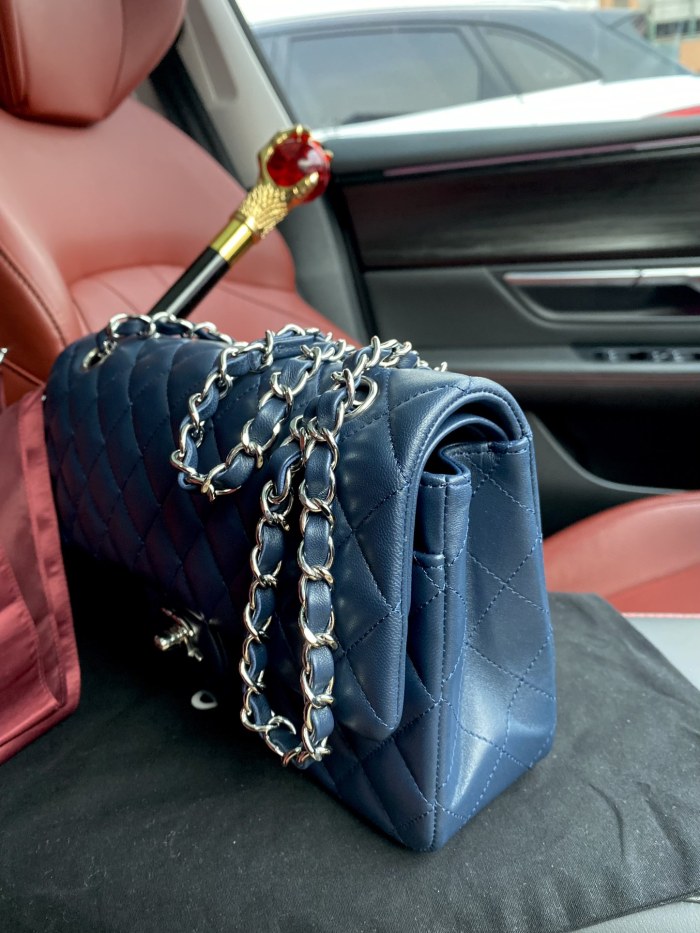 Handbag Chanel A01112 size 25.5*15.5*6.5 cm