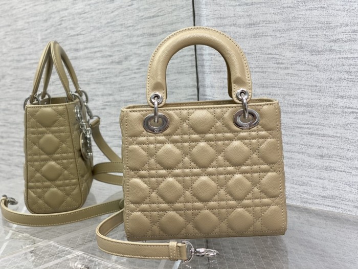 Handbag Dior size 20 cm