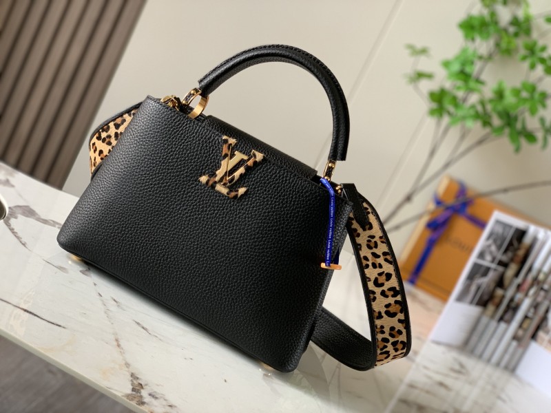 Handbag Louis Vuitton M57215 size 27 x 18 x 9