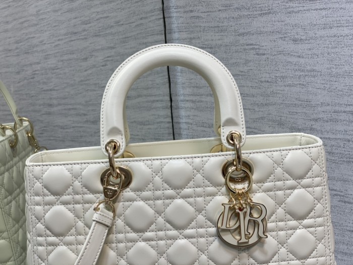 Handbag Dior size 32 cm