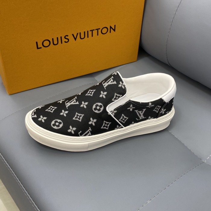 Louis Vuitton Monogram Denim sneaker 29