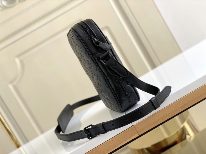 Handbag Louis Vuitton M44972 size 16.0 x 21.0 x 4.5 cm