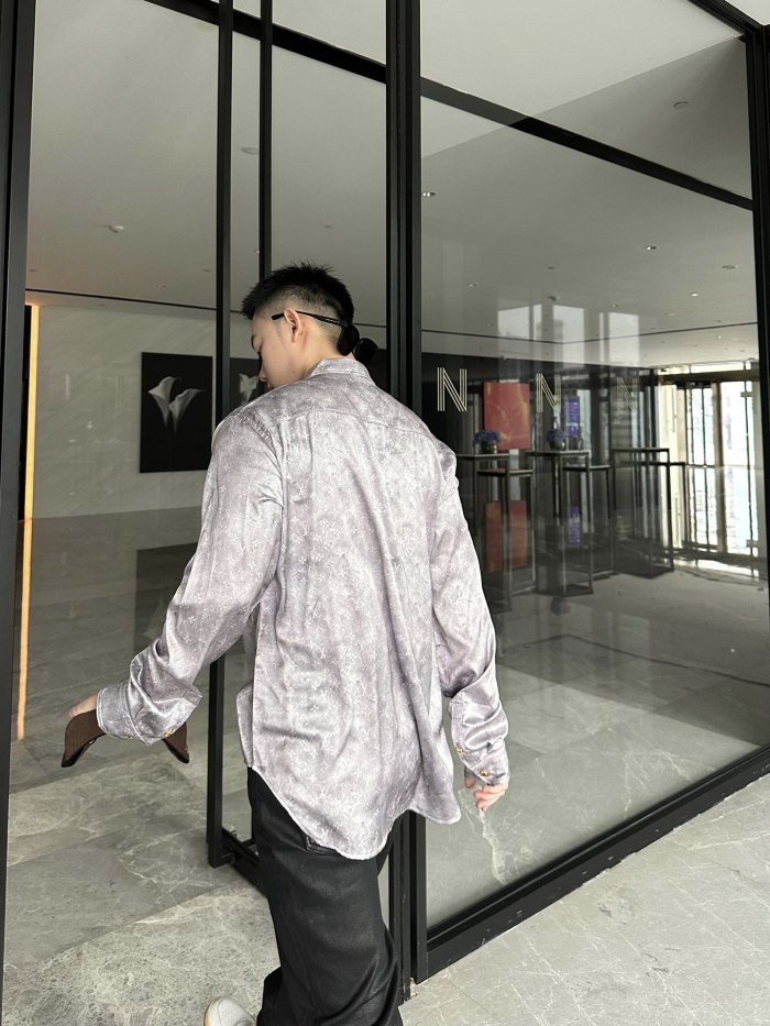 Clothes Louis Vuitton 409