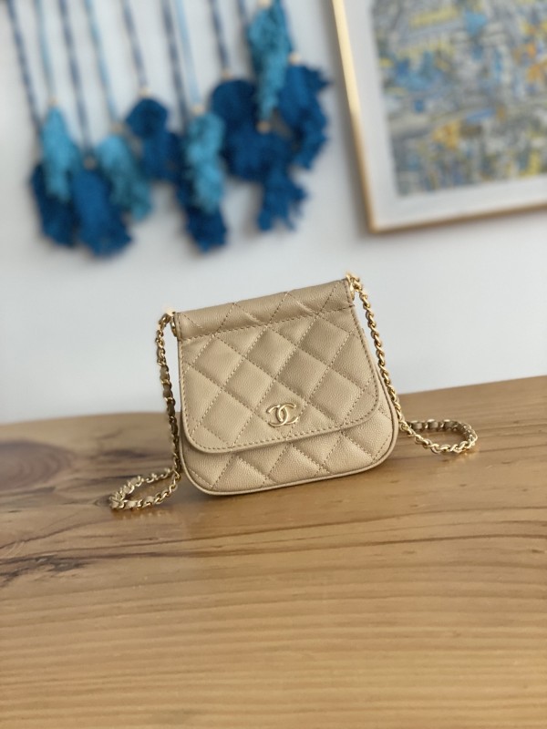 Handbag Chanel size AP3004 size 11X12X5 cm