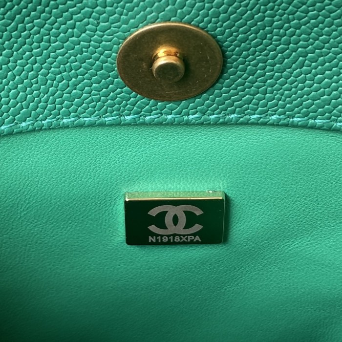 Handbag Chanel AS3830 size 16*20*8 cm