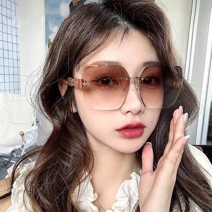 Sunglasses Louis Vuitton L0998