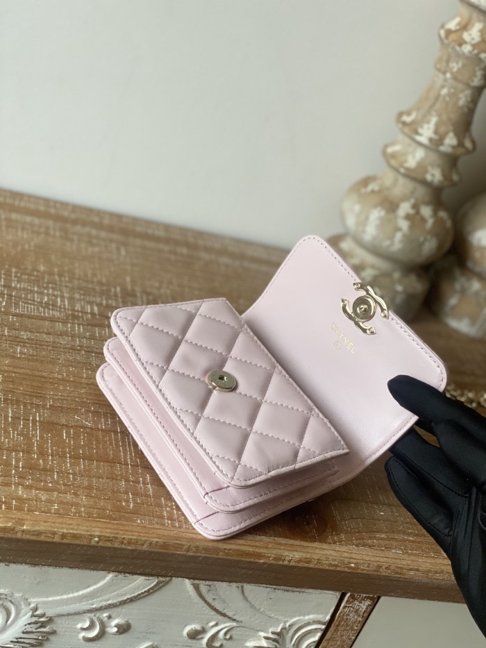 Handbag Chanel 81197 size 9.5×13×6 cm