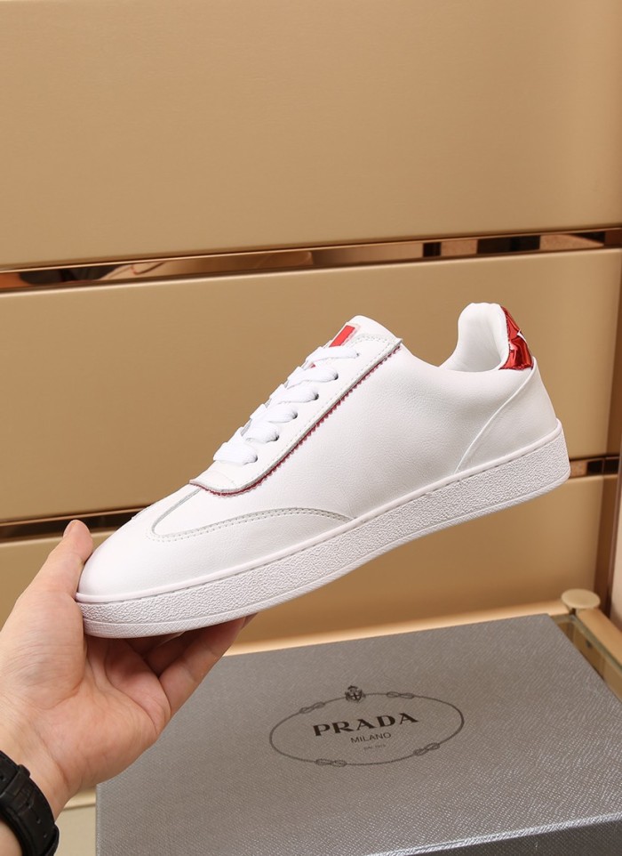 Prada Low Top sneaker 22