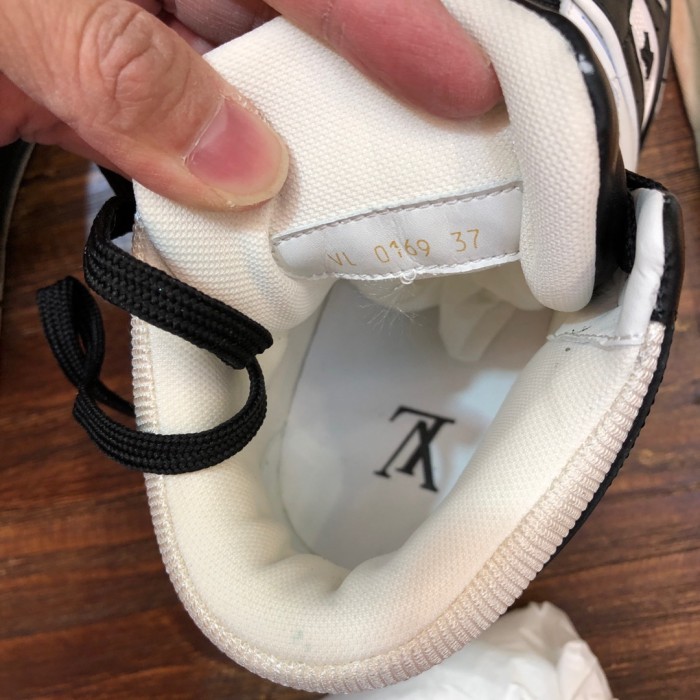 Louis Vuitton Trainer Sneakers 27