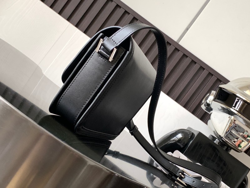 Handbags SAINT LAURENT 634305 size 23x16x6 cm