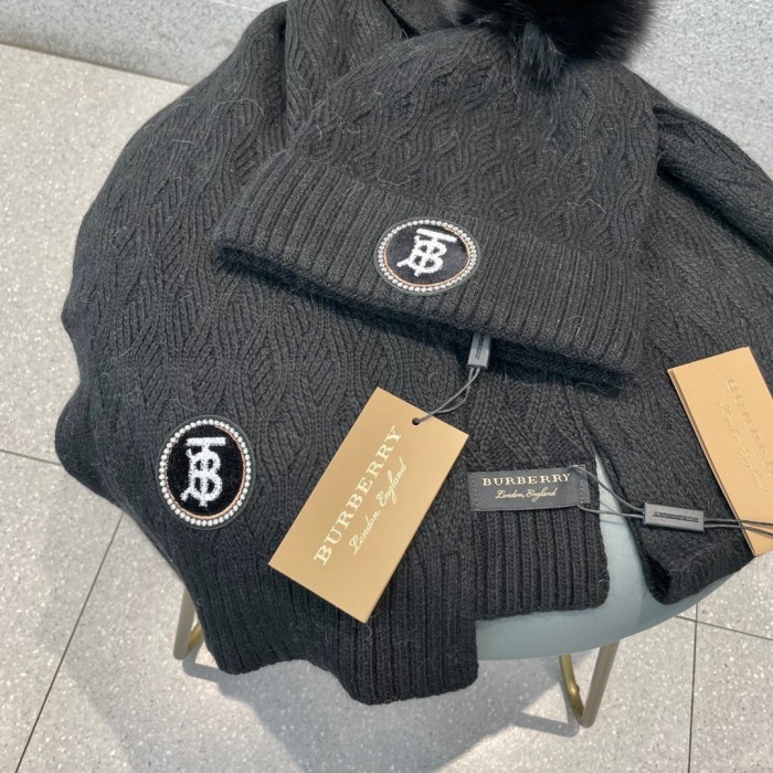 Hat & Scarf Burberry 2