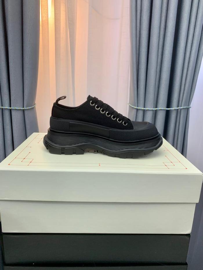 Alexander McQueen Tread Slick Low Lace Up Triple Black