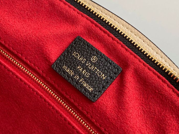 Handbag Louis Vuitton M45842 size 34 x 24 x 15 cm