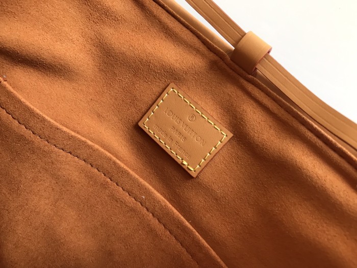 Handbag Louis Vuitton M57099 size 15x15x15