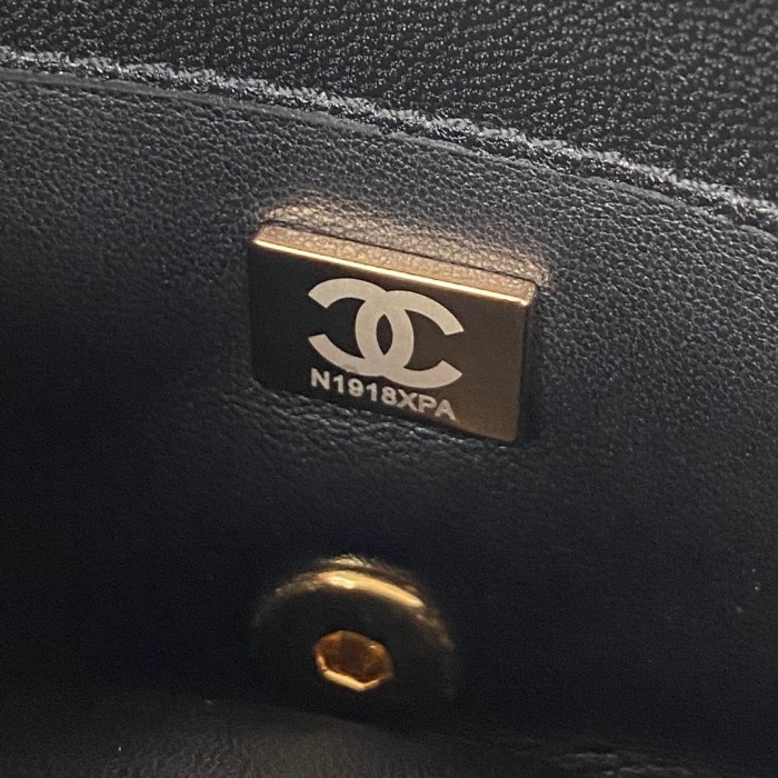 Handbag Chanel AS3365 size 17X8.5X11.5 Cm