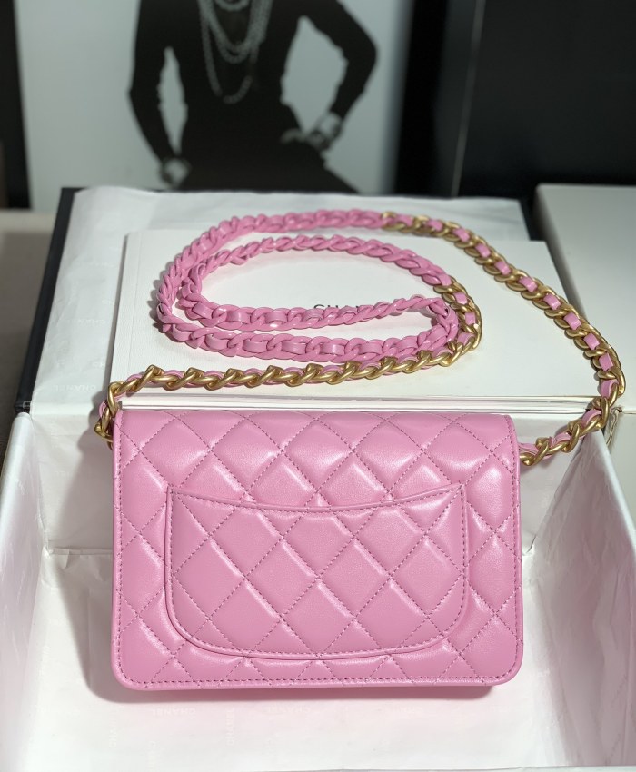 Handbag Chanel size 12*19*3.5 cm