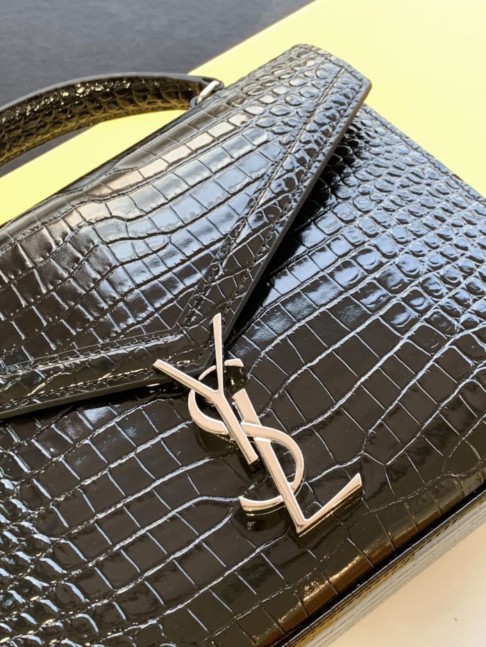 Handbags SAINT LAURENT 578000 size 24.5x20x11.5 cm