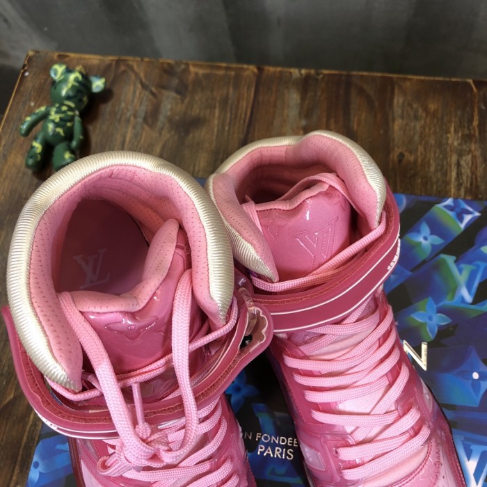 Louis Vuitton Trainer Sneakers 43